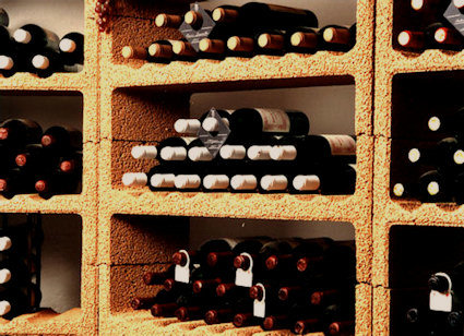 Duurzaam stenen wijnrek / wijnrekken, stapelbaar tot dan 2 meter hoog.